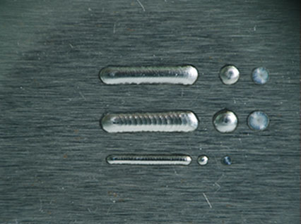 <a href='http://www.e-entree.com/product/3.htm' class='text_a'>模具激光焊機</a>修復(fù)鏡面模具效果